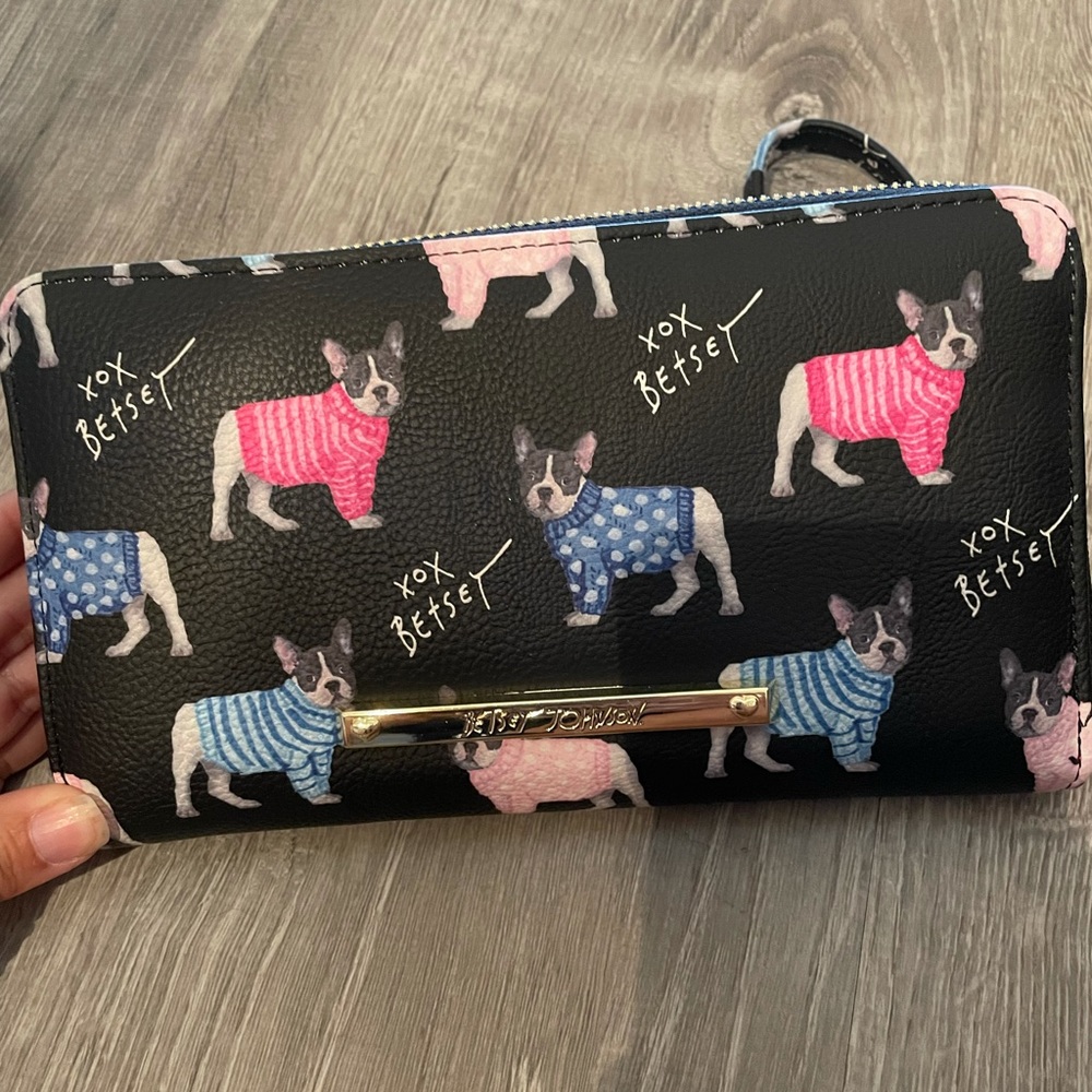 Betsy Johnson xox French bulldog wrist wallet